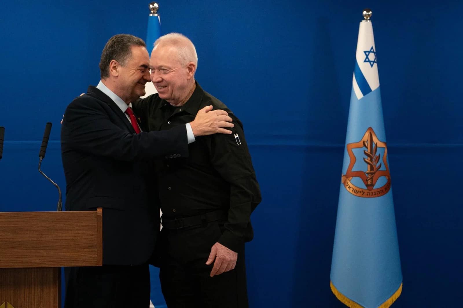 Lors d'une cérémonie, Katz affirme : « Nos soldats resteront à Beaufort »