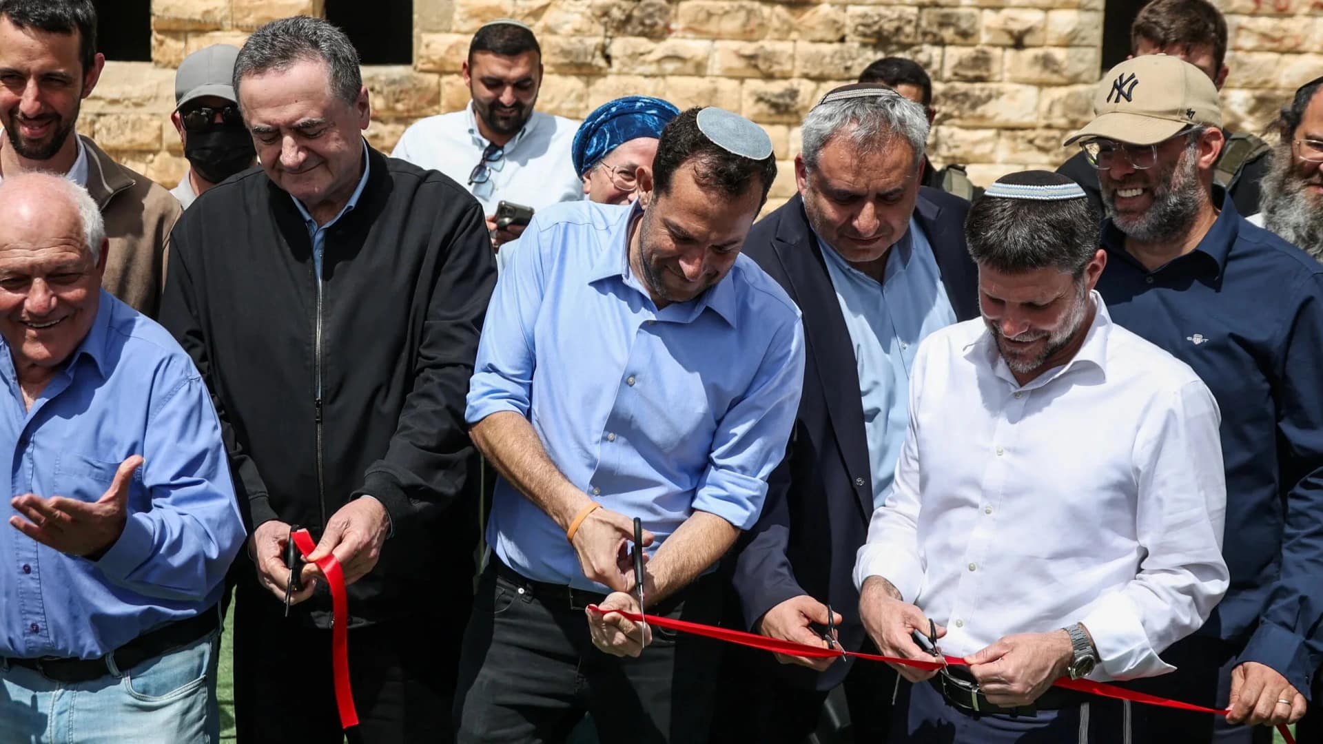 À Sa-Nur, Smotrich célèbre le retour des implantations lors de Yom Ha'atzmaout