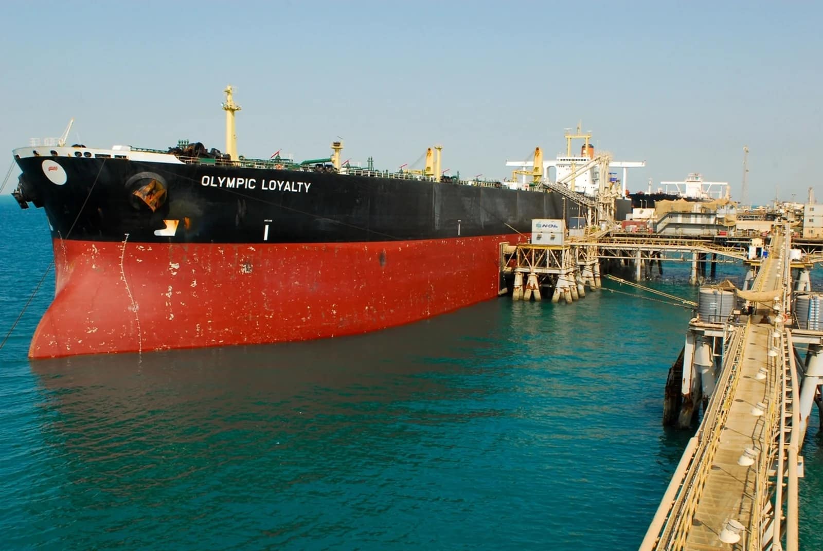 Au moins 34 pétroliers iraniens auraient franchi le blocus américain
