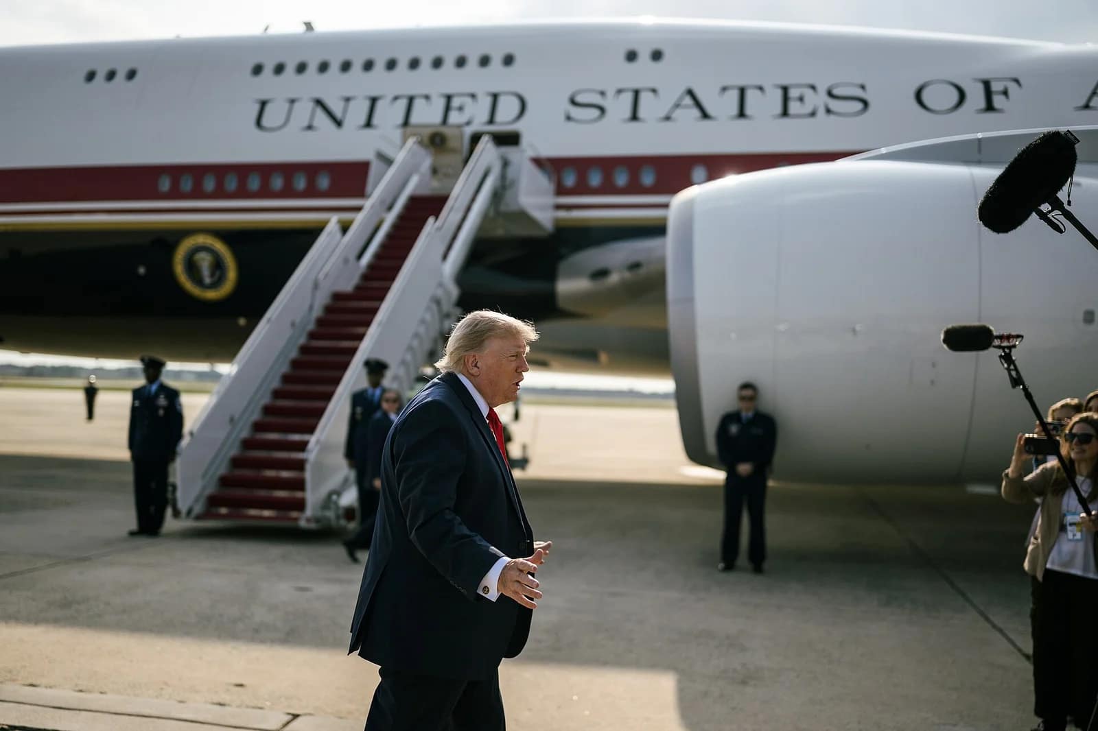 Donald Trump : « Nous avons parlé avec le Hezbollah pour la première fois »
