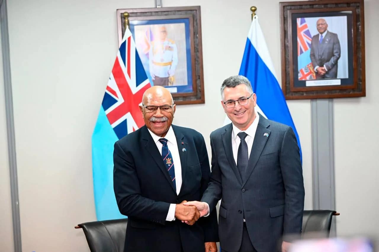 Gideon Sa'ar inaugure l'ambassade d'Israël aux Fidji après 30 ans de fermeture