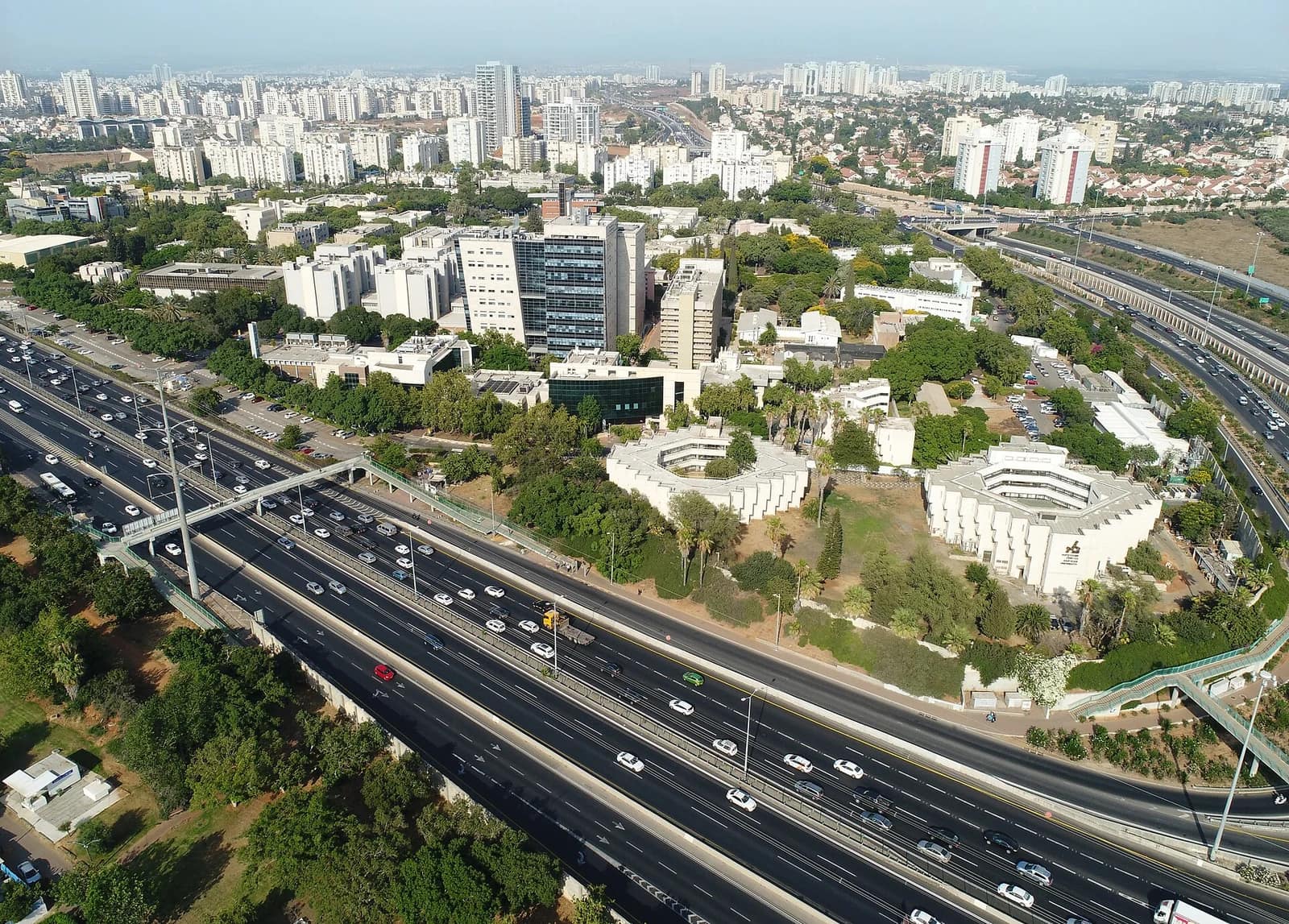 La justice inculpe un professeur de l'université Bar-Ilan (près de Tel-Aviv) pour un projet d'attentats anti-arabes