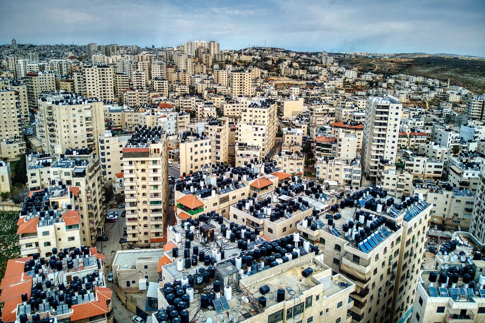 La police israélienne saisit le complexe de l'UNRWA à Kafr Aqab (nord de Jérusalem)