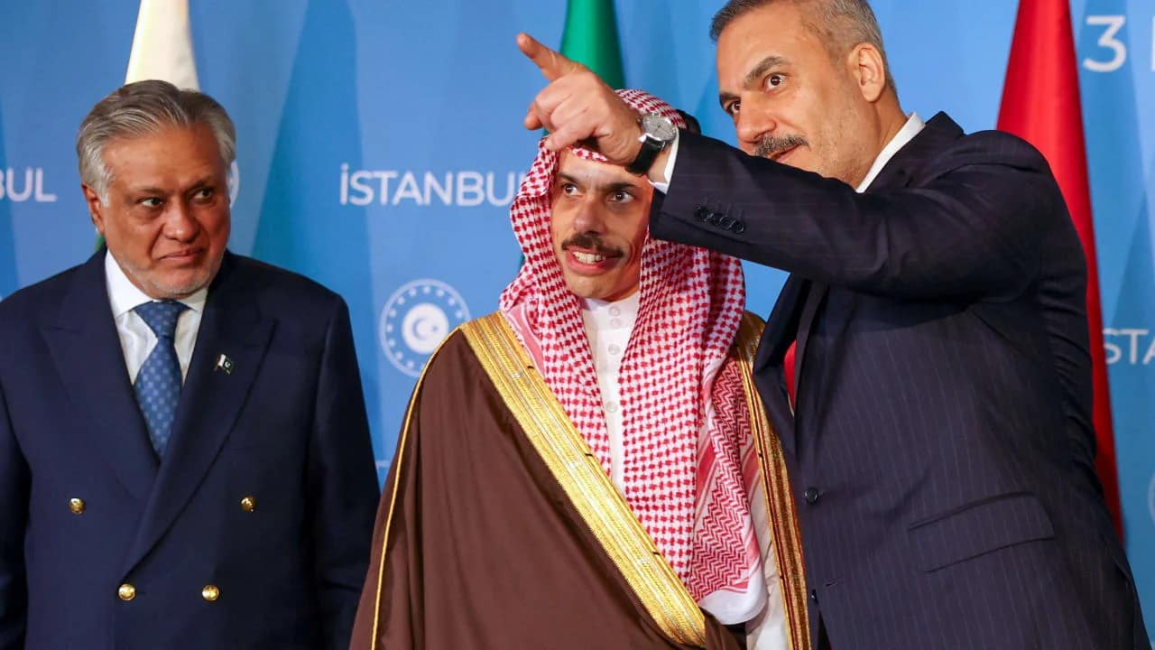 La Turquie, l'Arabie saoudite et le Pakistan signent l'accord de défense de La Mecque
