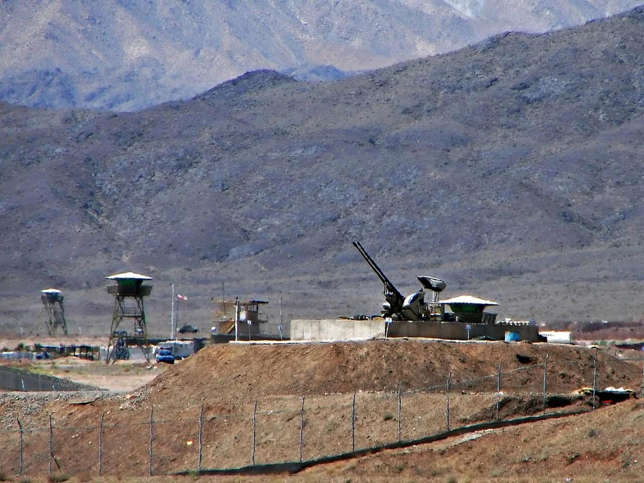 Des images satellite révèlent des travaux sur le site iranien de Pickaxe Mountain