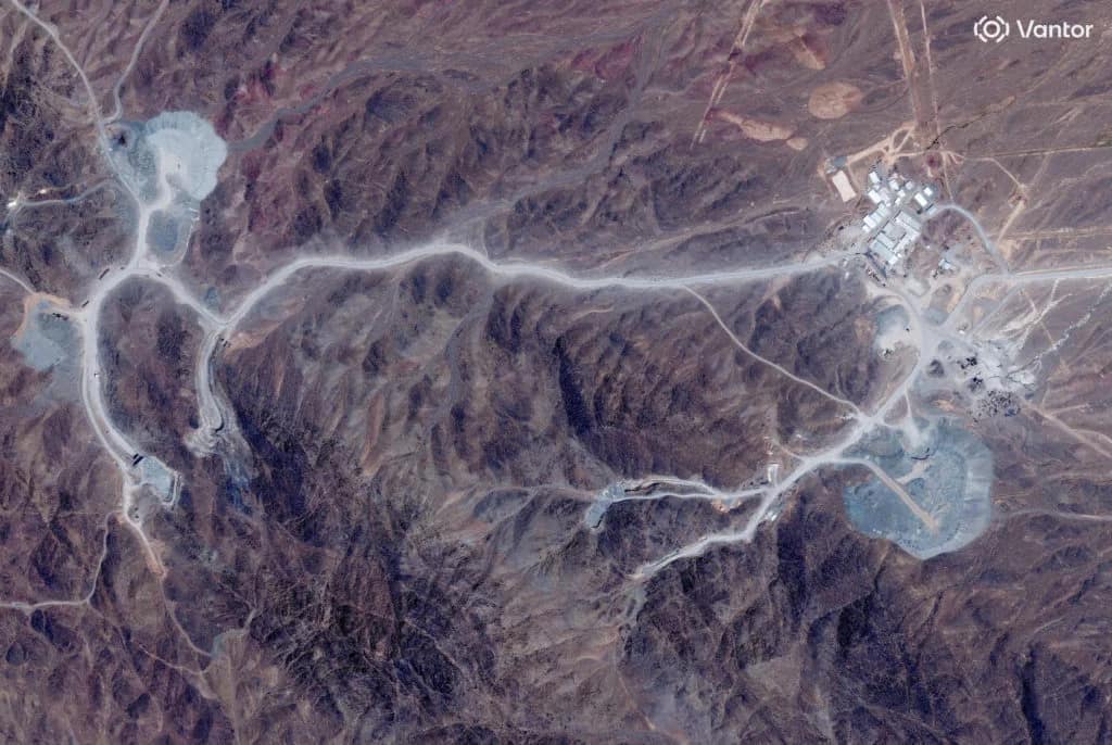 Des images satellite révèlent des travaux sur le site iranien de Pickaxe Mountain