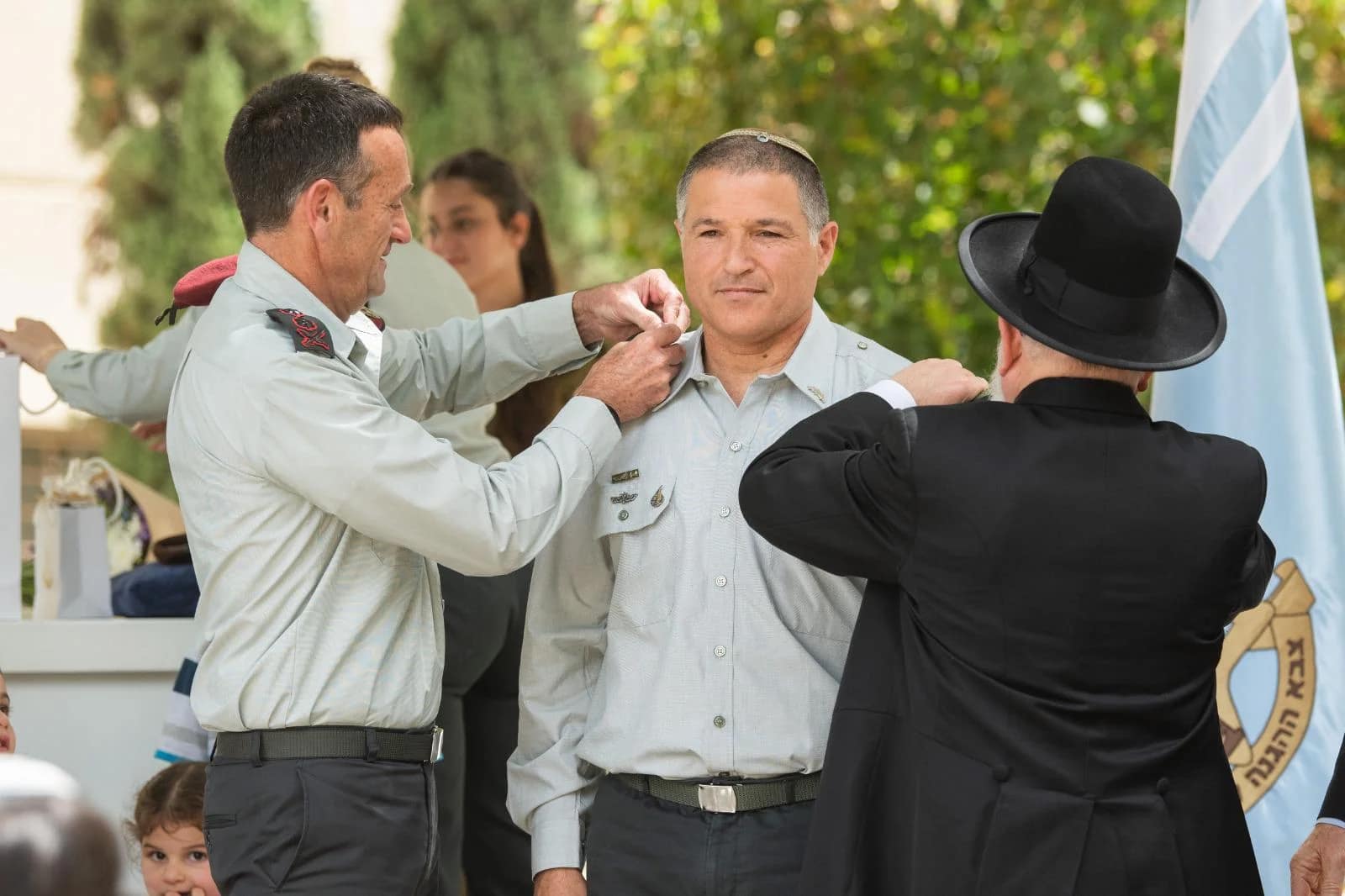 Le général David Zini aurait rencontré Mohammad Dahlan (rival d'Abbas) aux Émirats arabes unis
