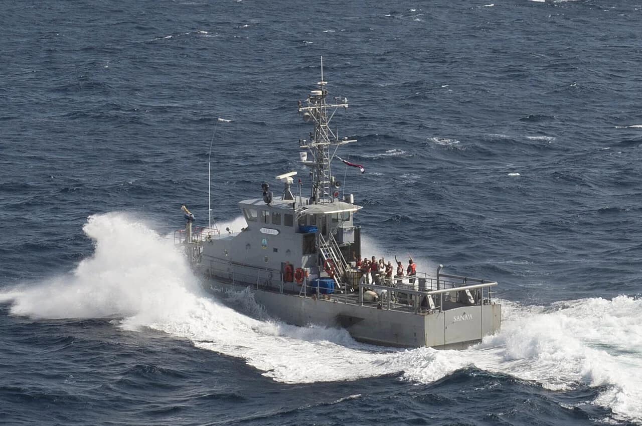 Le gouvernement yéménite crée une force navale pour lutter contre les Houthis en mer Rouge