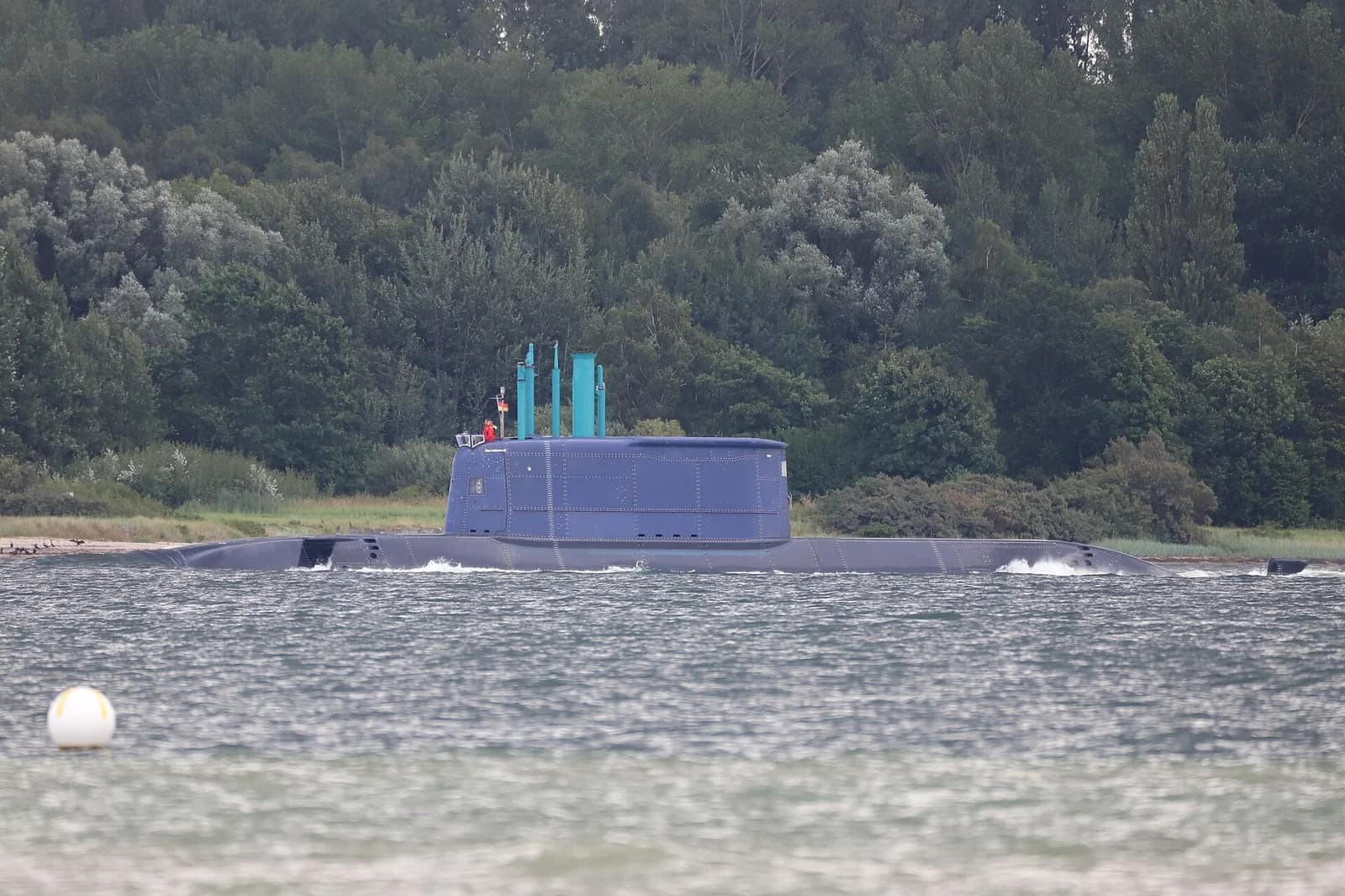 Le nouveau sous-marin stratégique Drakon de Tsahal quitte l'Allemagne vers Israël