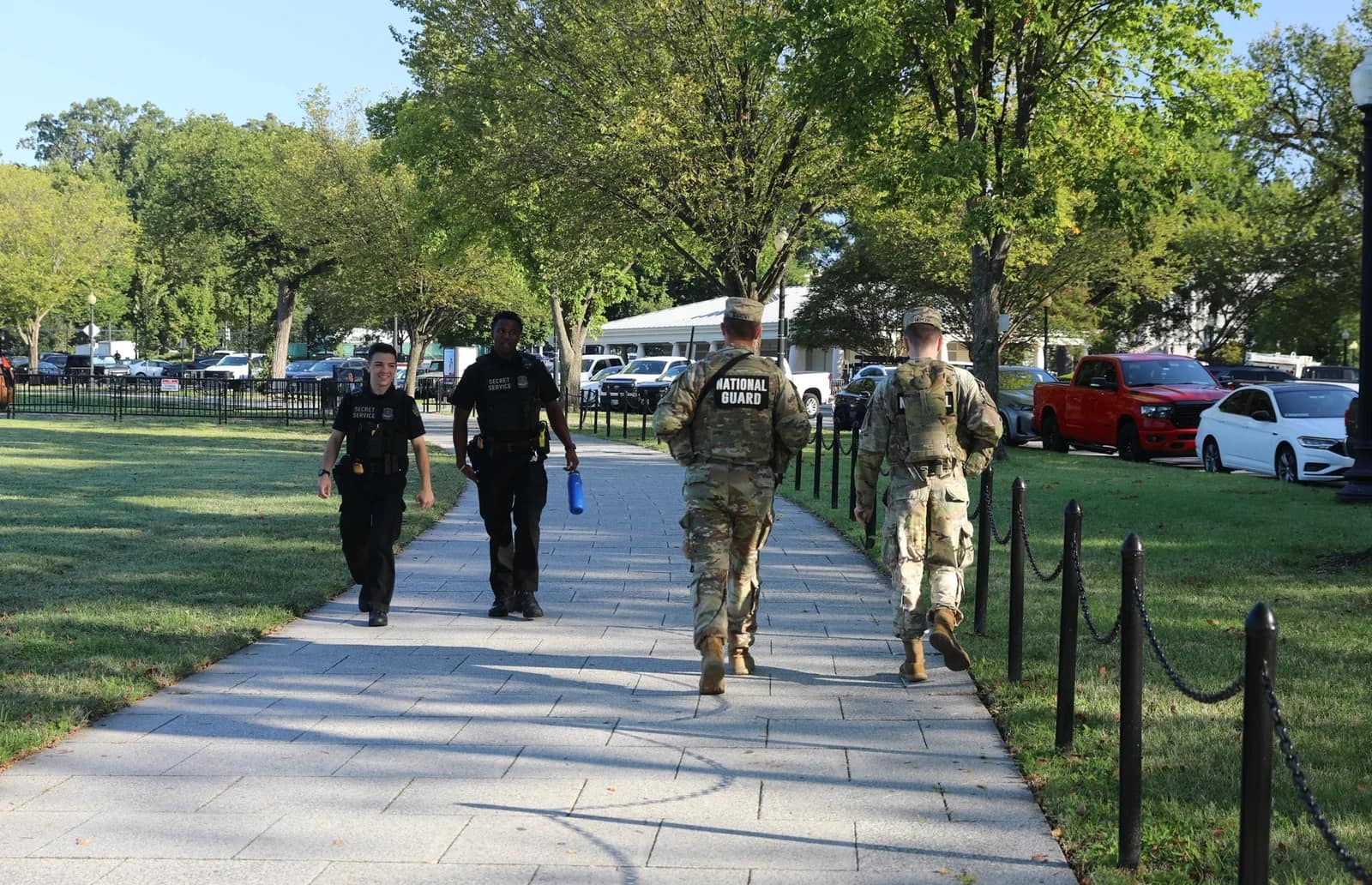 Le Secret Service a abattu un suspect armé devant la Maison Blanche à Washington