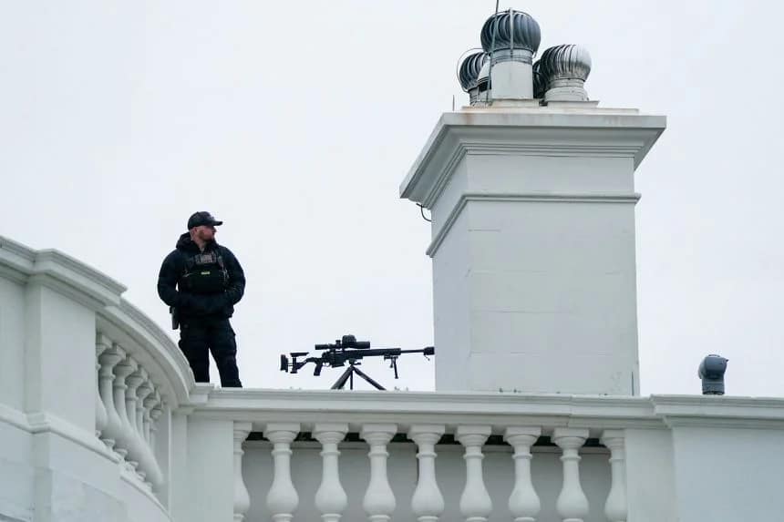 Le Secret Service a abattu un suspect armé devant la Maison Blanche à Washington