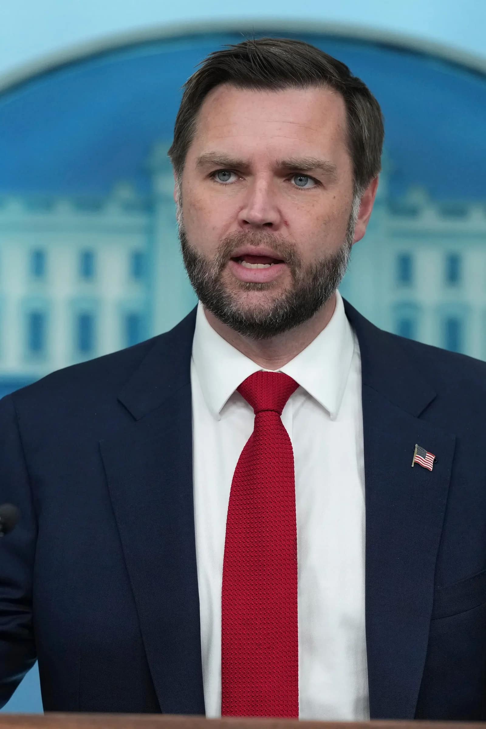 JD Vance affirme discuter de l'ouverture du détroit d'Ormuz avec l'Iran