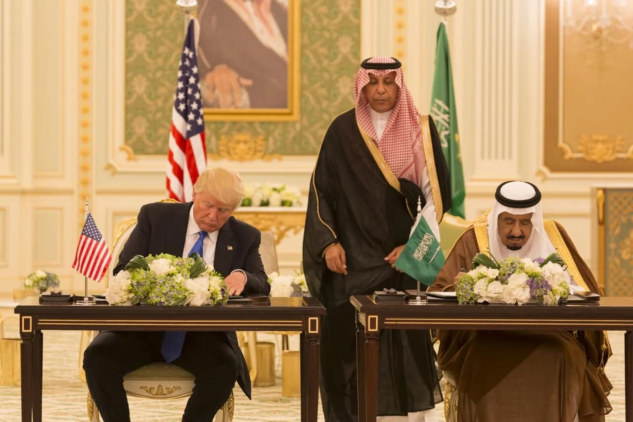 Les États-Unis et l'Arabie saoudite signent un accord nucléaire excluant la normalisation avec Israël