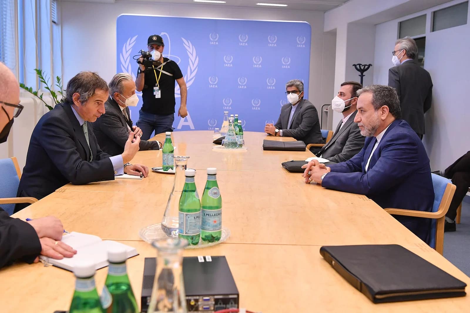 Les États-Unis et l'Iran élaboreraient un accord incluant un retrait militaire de la région