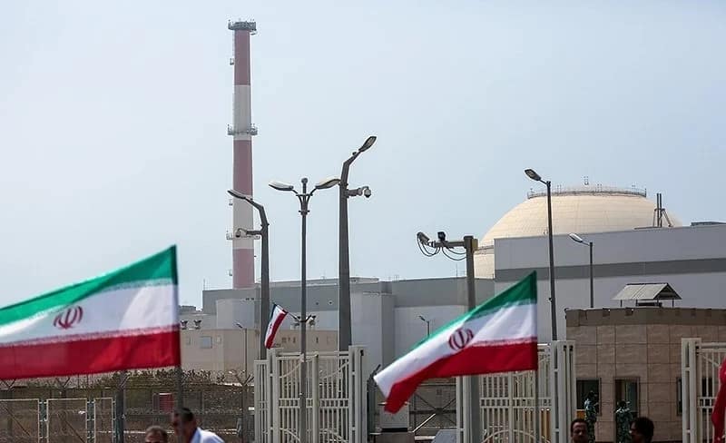 Les États-Unis frappent actuellement les environs de la centrale nucléaire de Bushehr en Iran