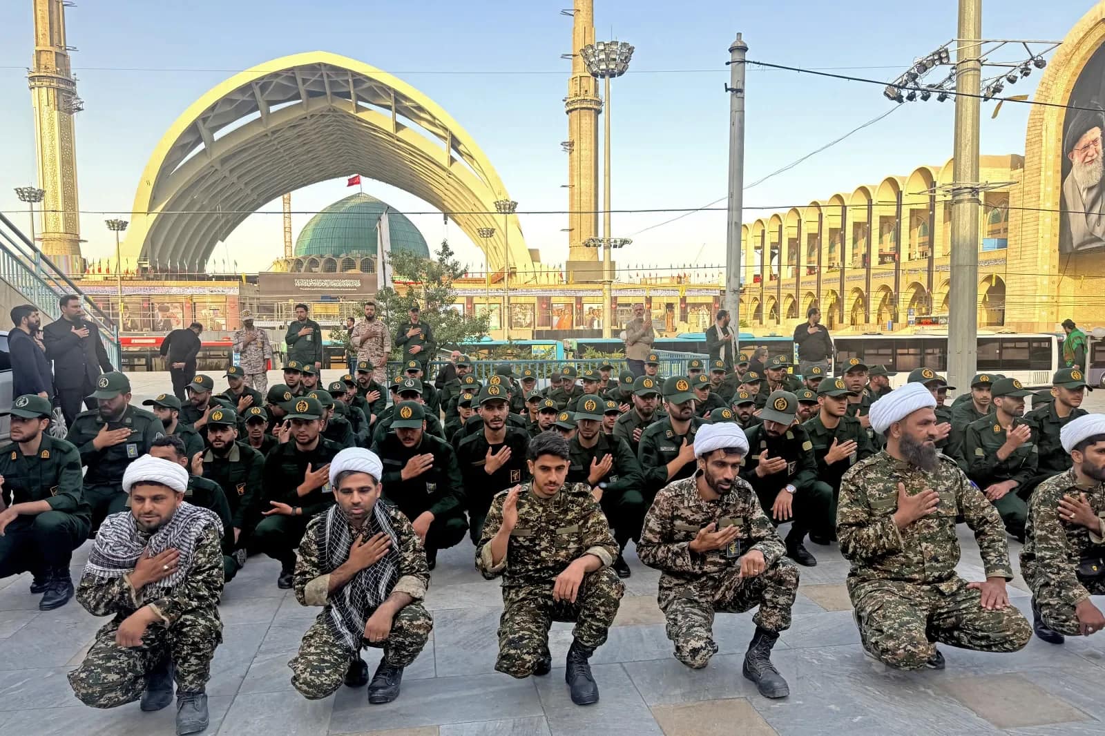 Les funérailles d'Ali Khamenei débutent en Iran sous des slogans hostiles à Israël et Trump