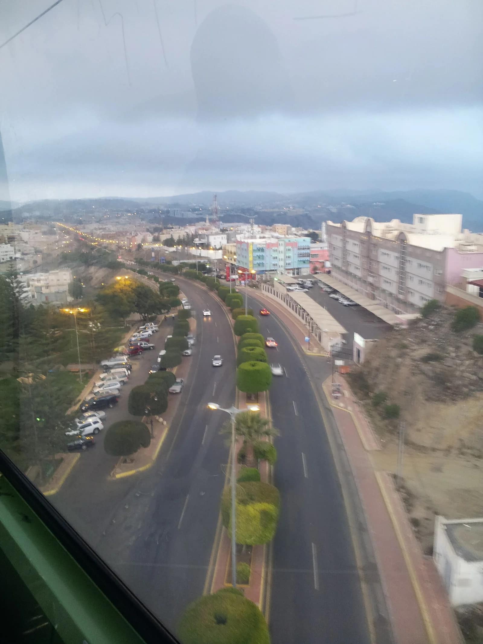 Les Houthis ont ciblé une centrale et la ville d'Abha (Arabie saoudite) ce lundi