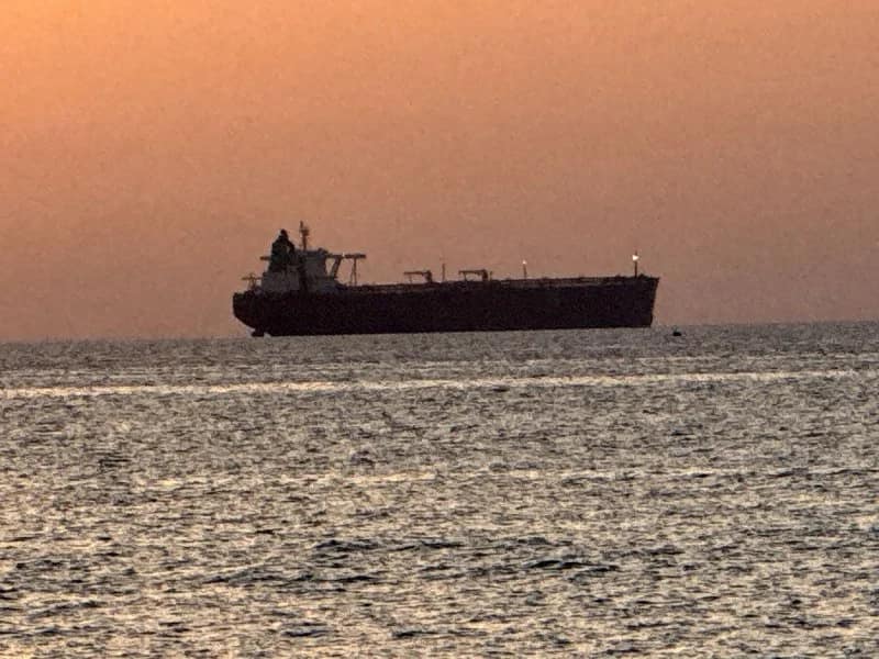 L'Iran tire des missiles contre des navires de commerce dans le détroit d'Ormuz