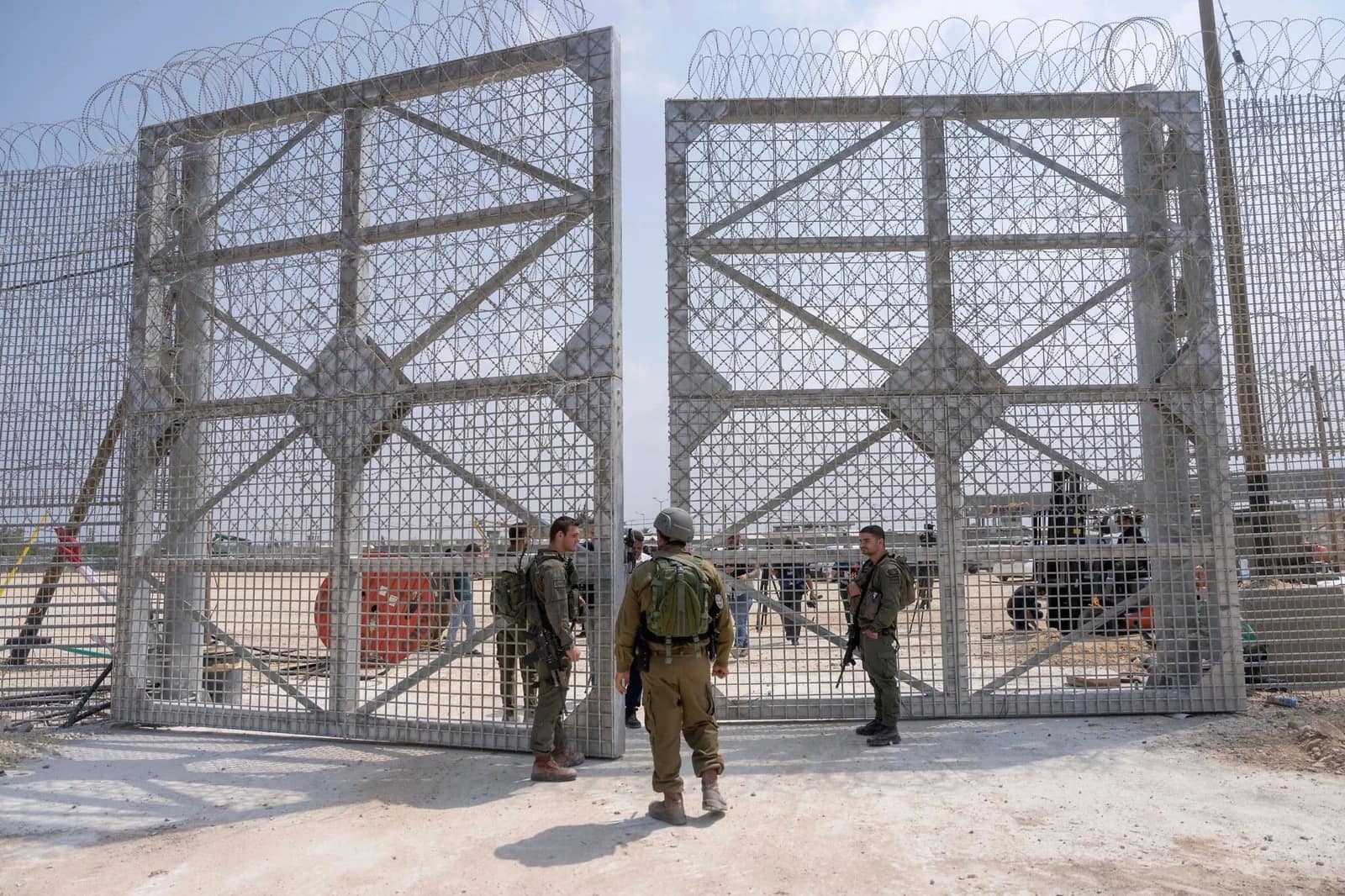 Netanyahou et Katz démentent tout projet d'ouverture du passage d'Erez