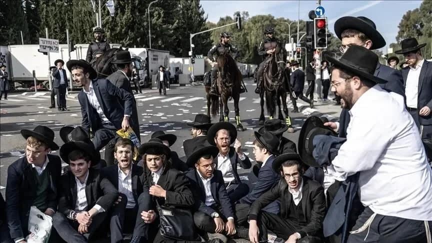 Netanyahou aurait menacé en privé de prison les ultra-orthodoxes réfractaires à la conscription