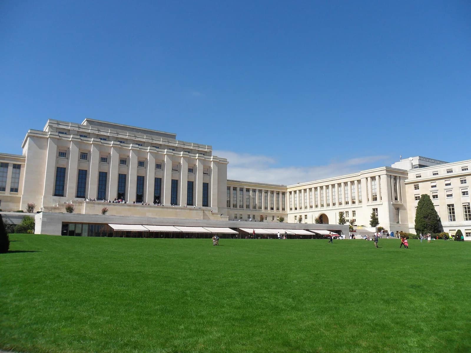 Report du départ des délégations américaine et iranienne pour la Suisse suite aux frappes au Liban