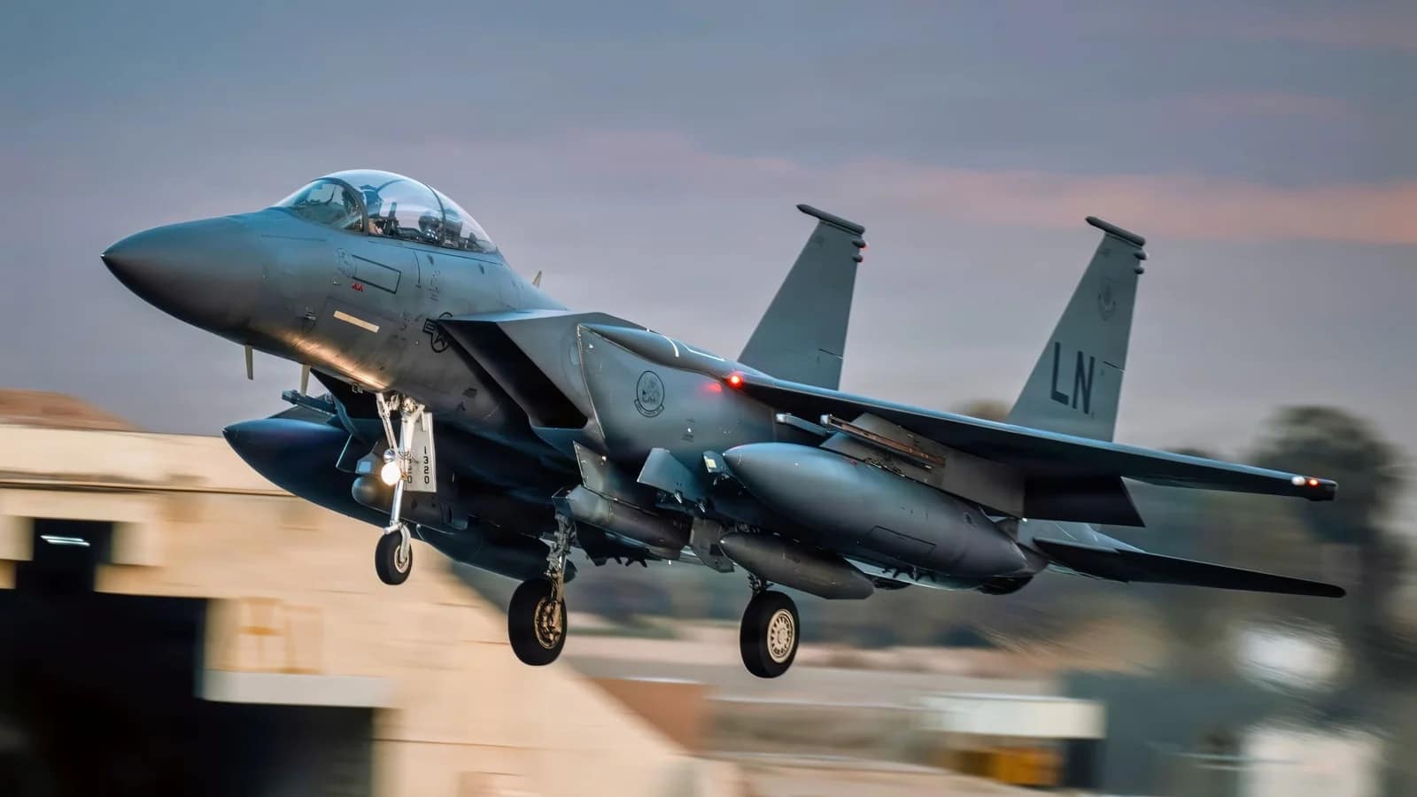 Selon NBC, un F-15E américain aurait été abattu en Iran par un missile chinois