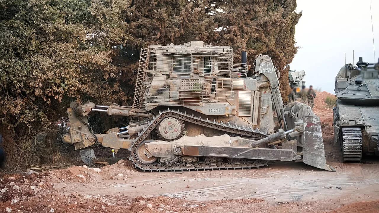 Tsahal détruit un réseau géant de tunnels du Hezbollah à Qantara avec 450 tonnes d'explosifs