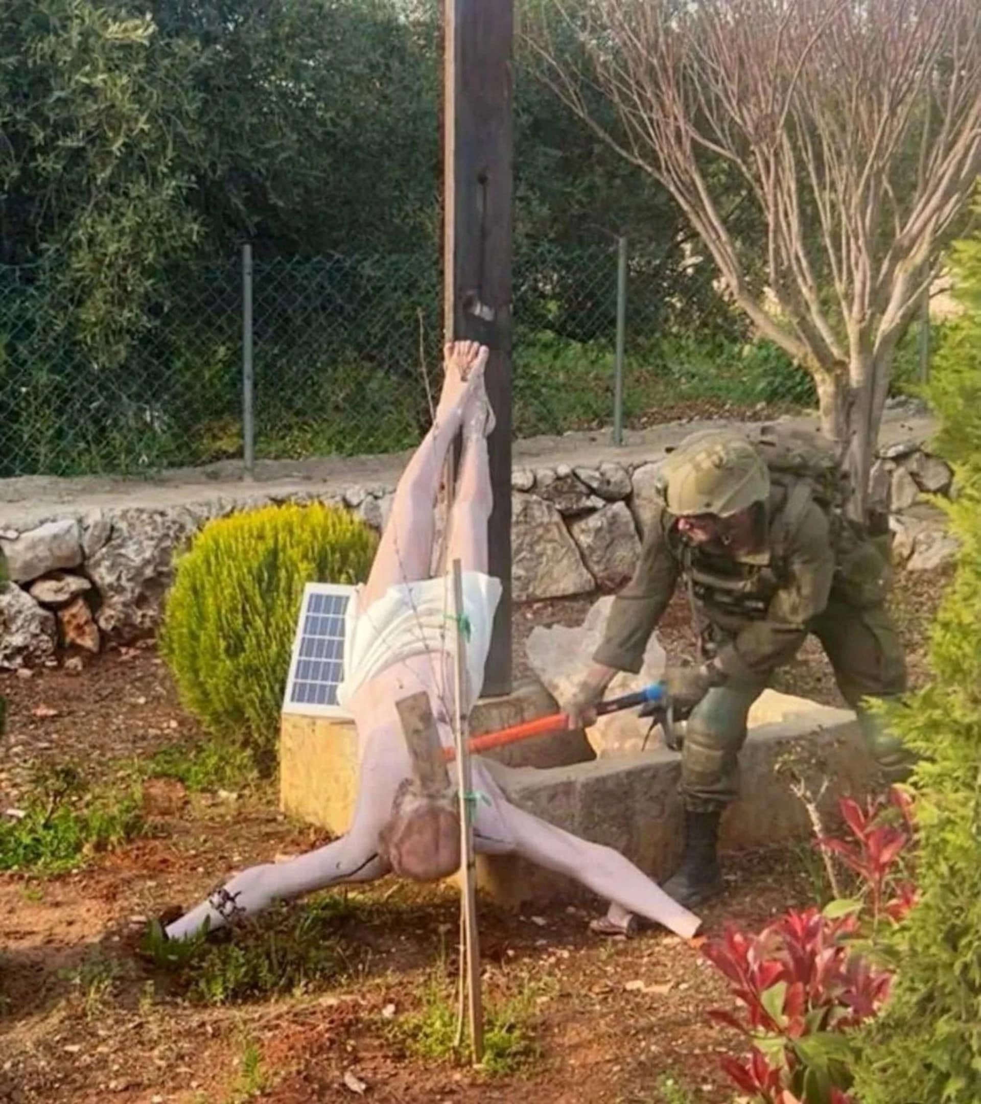 Tsahal enquête sur un soldat qui aurait brisé une statue de Jésus au sud du Liban