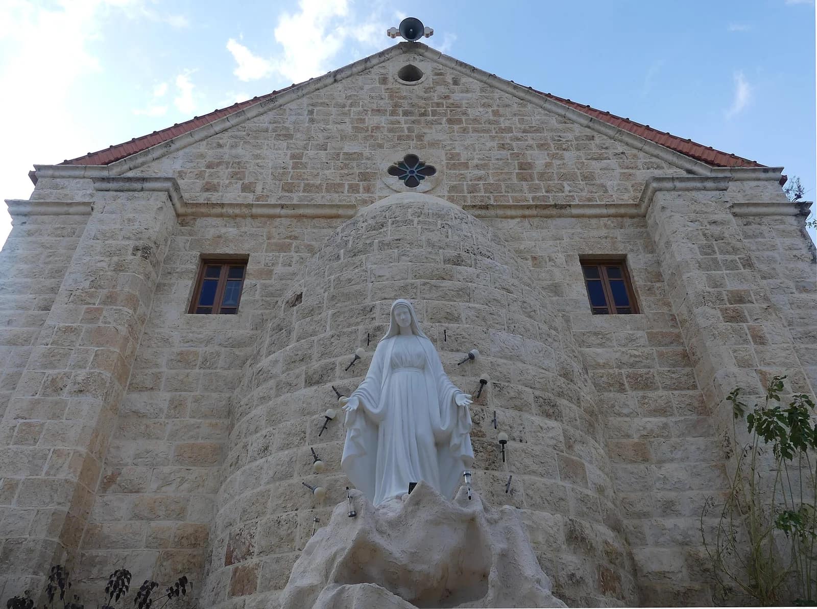 Tsahal enquête sur un soldat qui aurait brisé une statue de Jésus au sud du Liban