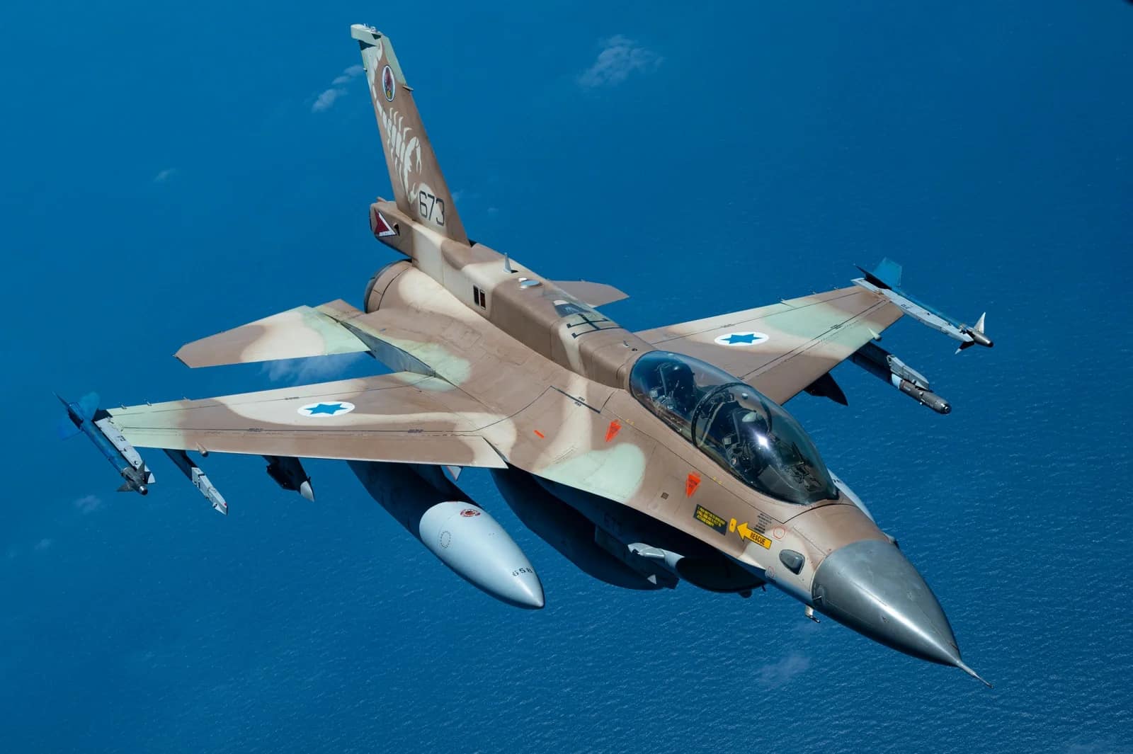 Tsahal frappe massivement les positions du Hezbollah au Liban lors de l'opération Obscurité éternelle