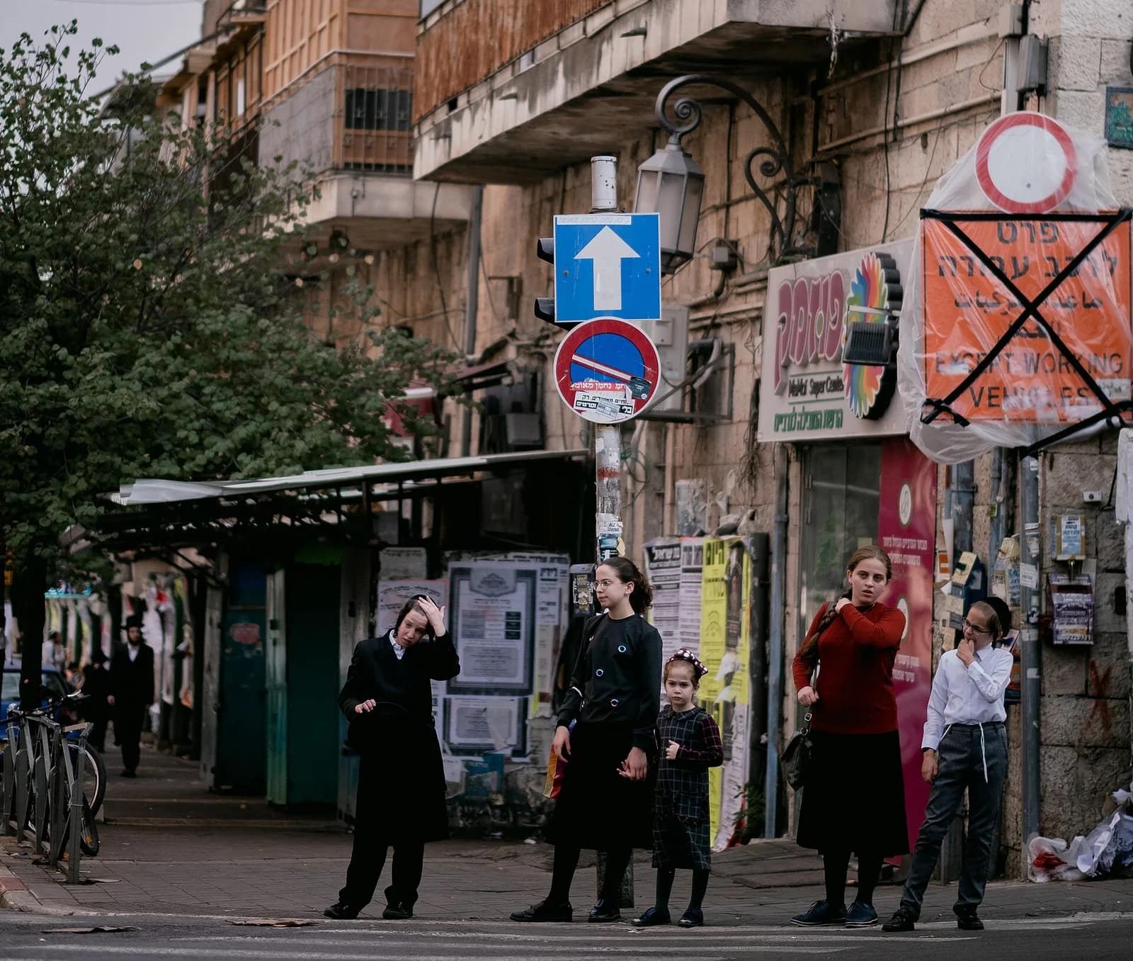 Un policier blessé et des trains bloqués lors de violentes manifestations ultra-orthodoxes en Israël