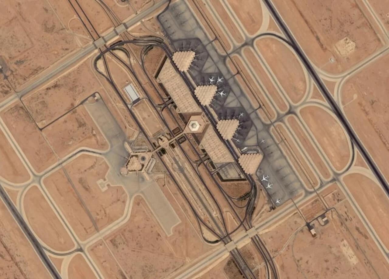 Une attaque de drone frappe l'aéroport international de Riyad (Arabie saoudite)