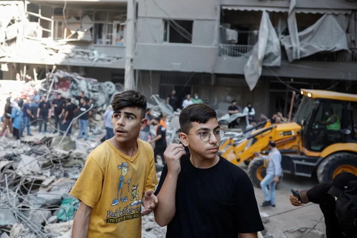 Une frappe aérienne israélienne vise un véhicule à Khalde, au sud de Beyrouth (Liban)